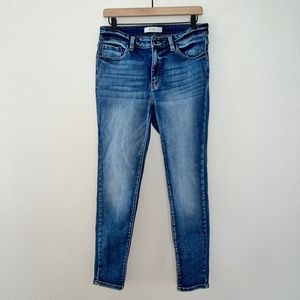 Kancan Signature Medium Wash Mid Rise Skinny Jeans size 29